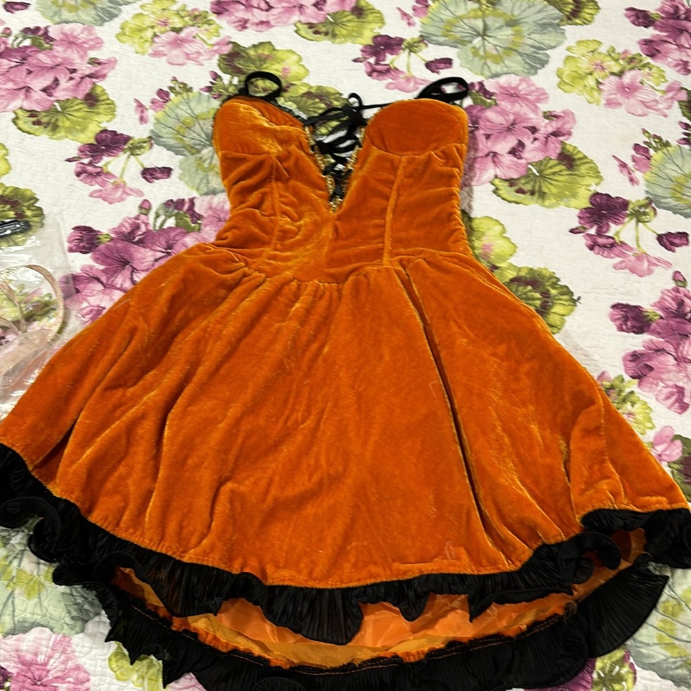 Sexy Velvet Witch Halloween Costume - Picture 10 of 15
